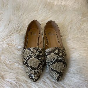 Report Snake Skin Pointed Toe Flats